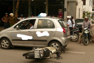 Tài xế bỏ trốn sau tai nạn chết người ra đầu thú