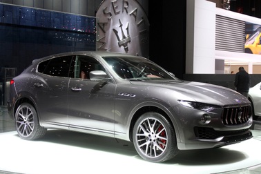 Maserati Levante còn thiếu gì để cạnh tranh Cayenne Turbo?