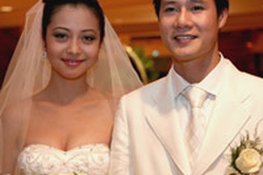 Nhiều "sao" đến dự lễ đính hôn Quang Dũng - Jennifer Phạm