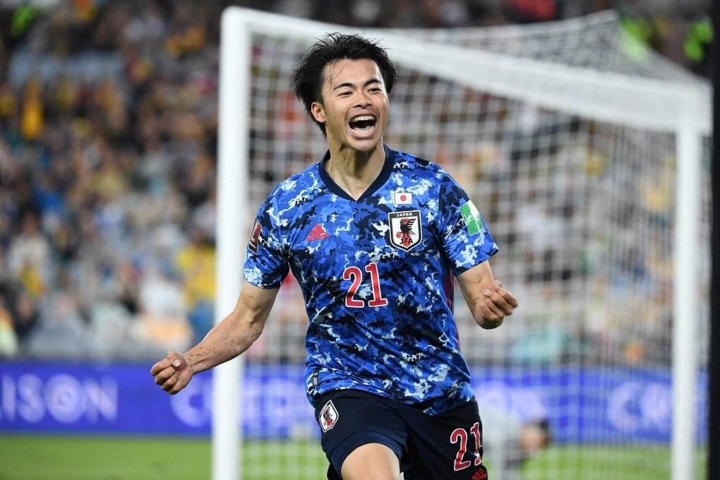 Kaoru Mitoma comparece à Copa da Ásia apesar de lesão, técnico do Brighton se pronuncia - 1 Kaoru Mitoma tham dự Asian Cup dù chấn thương, HLV Brighton lên tiếng - 1