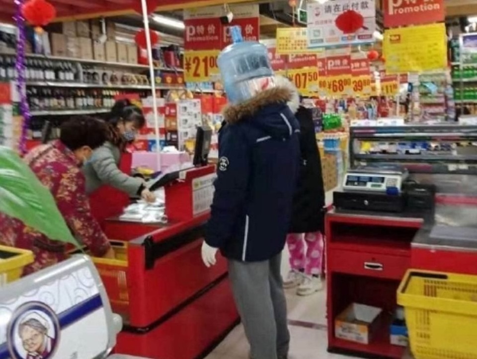 Loạt ảnh chế hài hước khẩu trang miễn phí cho ai không mua được - 2