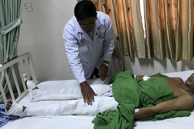 Sập giàn giáo 1 người tử vong, 4 người bị thương