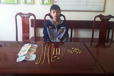 Trộm 62 chỉ vàng vì muốn mua... điện thoại di động