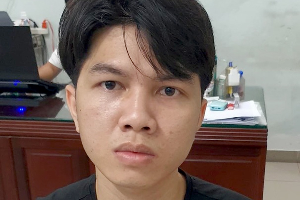 Bắt nghi phạm 25 tuổi tàng trữ ma túy và súng - 1 Bắt nghi phạm 25 tuổi tàng trữ ma túy và súng - 1