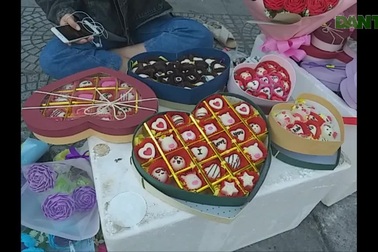 Đà Nẵng: Hoa tươi, socola "ế chỏng chơ” vì dịch virus corona