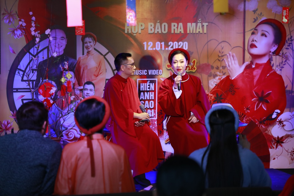 Sao mai Hiền Anh kể phút xao lòng, “say nắng” trong MV 18+ - 1 Sao mai Hiền Anh kể phút xao lòng, “say nắng” trong MV 18+ - 1