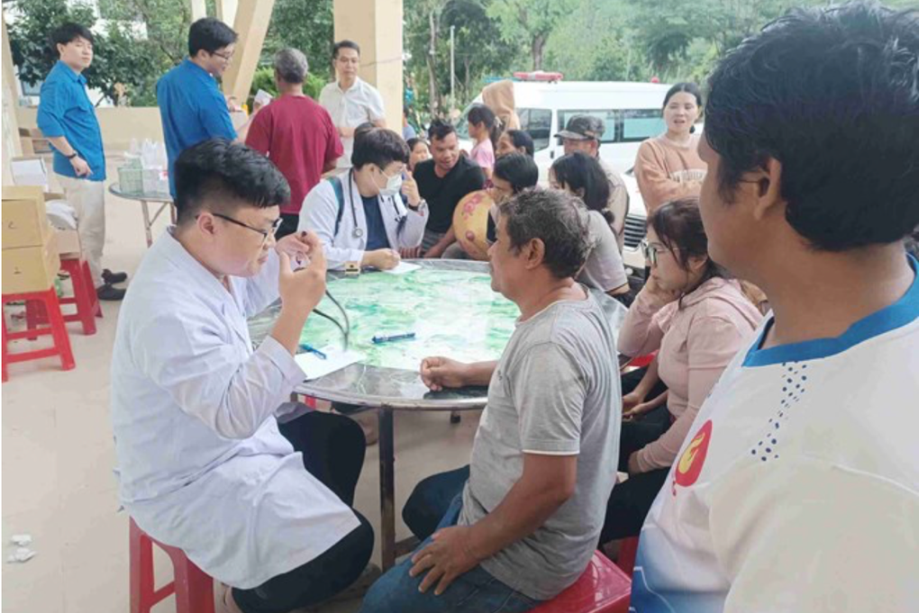 Nhiều nơi ngập sâu và bị chia cắt, Sở Y tế Đắk Lắk đề nghị TPHCM chi viện - 1 Nhiều nơi ngập sâu và bị chia cắt, Sở Y tế Đắk Lắk đề nghị TPHCM chi viện - 1