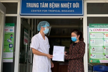 Nữ nhân viên làm tóc mắc Covid-19 được xuất viện