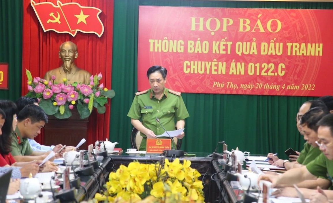 Bắt nữ phóng viên một kênh truyền hình chiếm đoạt 105 triệu đồng - 1 Bắt nữ phóng viên một kênh truyền hình chiếm đoạt 105 triệu đồng - 1