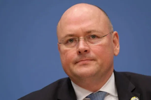 Đức sa thải lãnh đạo tình báo vì nghi có quan hệ với Nga