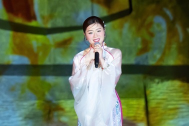 "Sao mai" Nguyễn Thu Hằng: "Trải nghiệm làm mẹ giúp giọng hát tôi thay đổi"