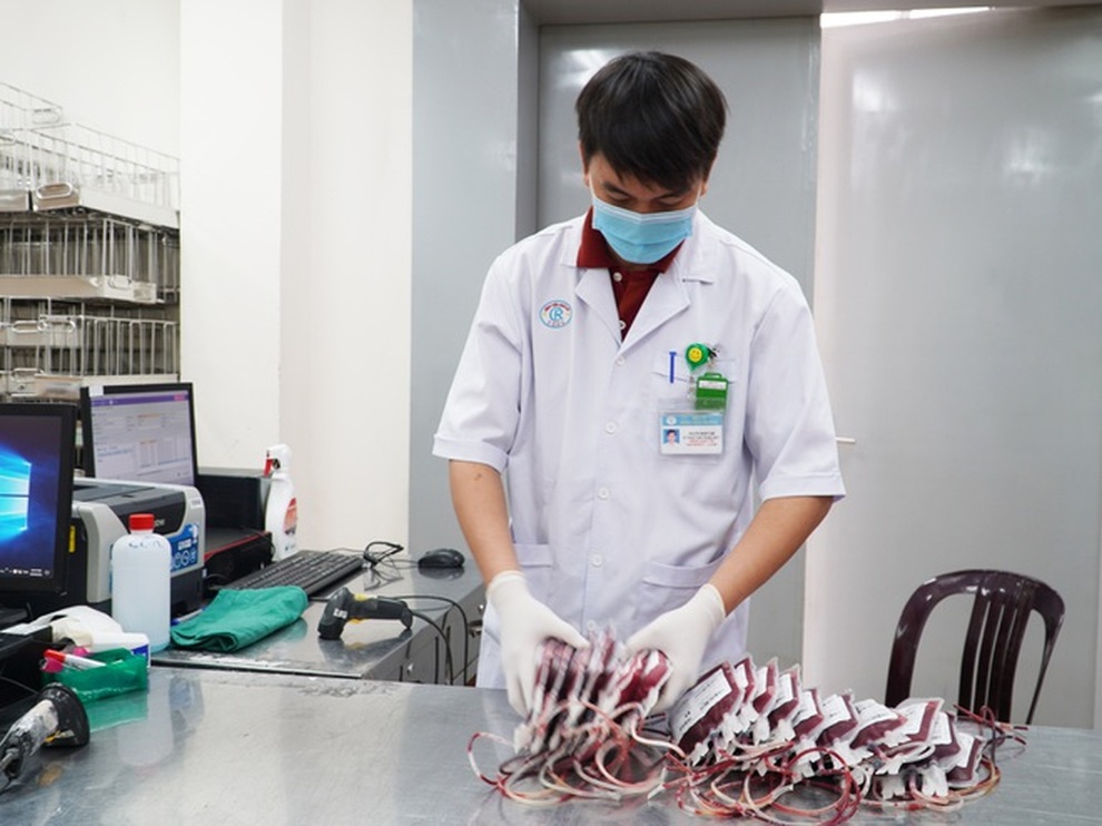 TPHCM: Hơn 45.000 ca Covid-19, máu điều trị thiếu khắp nơi - 3 TPHCM: Hơn 45.000 ca Covid-19, máu điều trị thiếu khắp nơi - 3