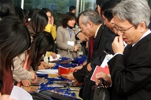 Đoàn Kiều bào từ 34 quốc gia về tham dự Đại lễ