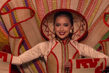 Ngọc Châu và các thí sinh Hoa hậu Hoàn vũ rực rỡ với trang phục dân tộc