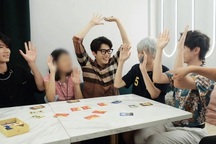 Quán cà phê khiến khách chi cả chục triệu đồng để được phục vụ