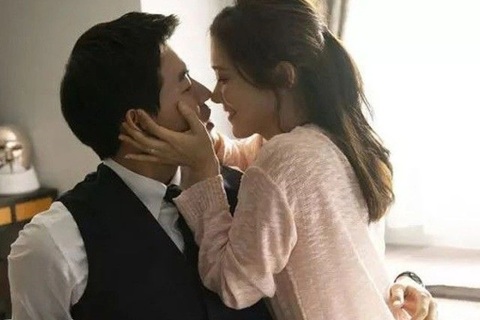 Lỡ “qua đêm” với em hàng xóm, tôi ngày nào cũng bị cô ấy sang nhà ăn vạ