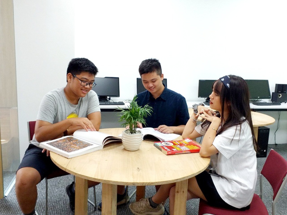 Nam sinh dùng 2 bằng PTTH Việt - Úc xét tuyển vào Học viện Ngoại giao - 2 Nam sinh dùng 2 bằng PTTH Việt - Úc xét tuyển vào Học viện Ngoại giao - 2