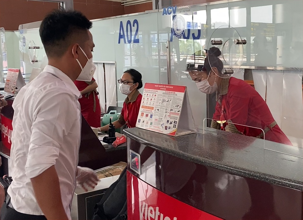 Nhân viên hàng không tiếp sức chống dịch - 1 Nhân viên hàng không tiếp sức chống dịch - 1