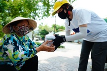 TPHCM kiến nghị gói hỗ trợ 95 tỷ đồng tới người nghèo và cận nghèo