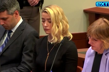 Johnny Depp thắng kiện Amber Heard