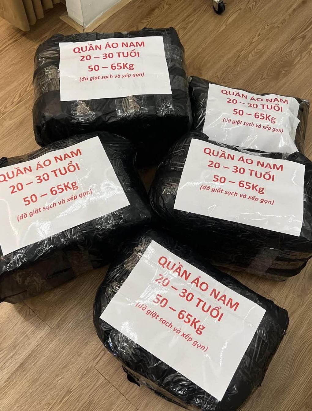 Người TPHCM “có gì góp nấy”, nấu cháo tiếp sức vì miền Trung lũ lụt - 1 Người TPHCM “có gì góp nấy”, nấu cháo tiếp sức vì miền Trung lũ lụt - 1