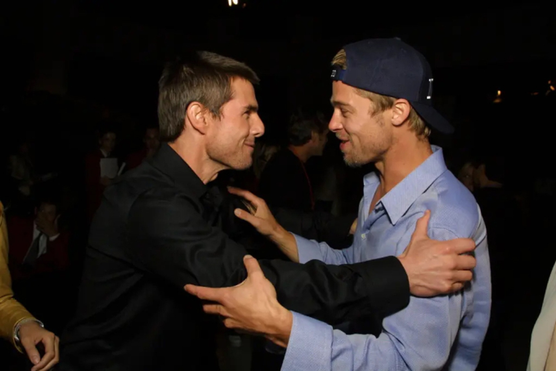 Khoảnh khắc Tom Cruise và Brad Pitt tái ngộ sau 24 năm gây sốt - 8 Khoảnh khắc Tom Cruise và Brad Pitt tái ngộ sau 24 năm gây sốt - 8