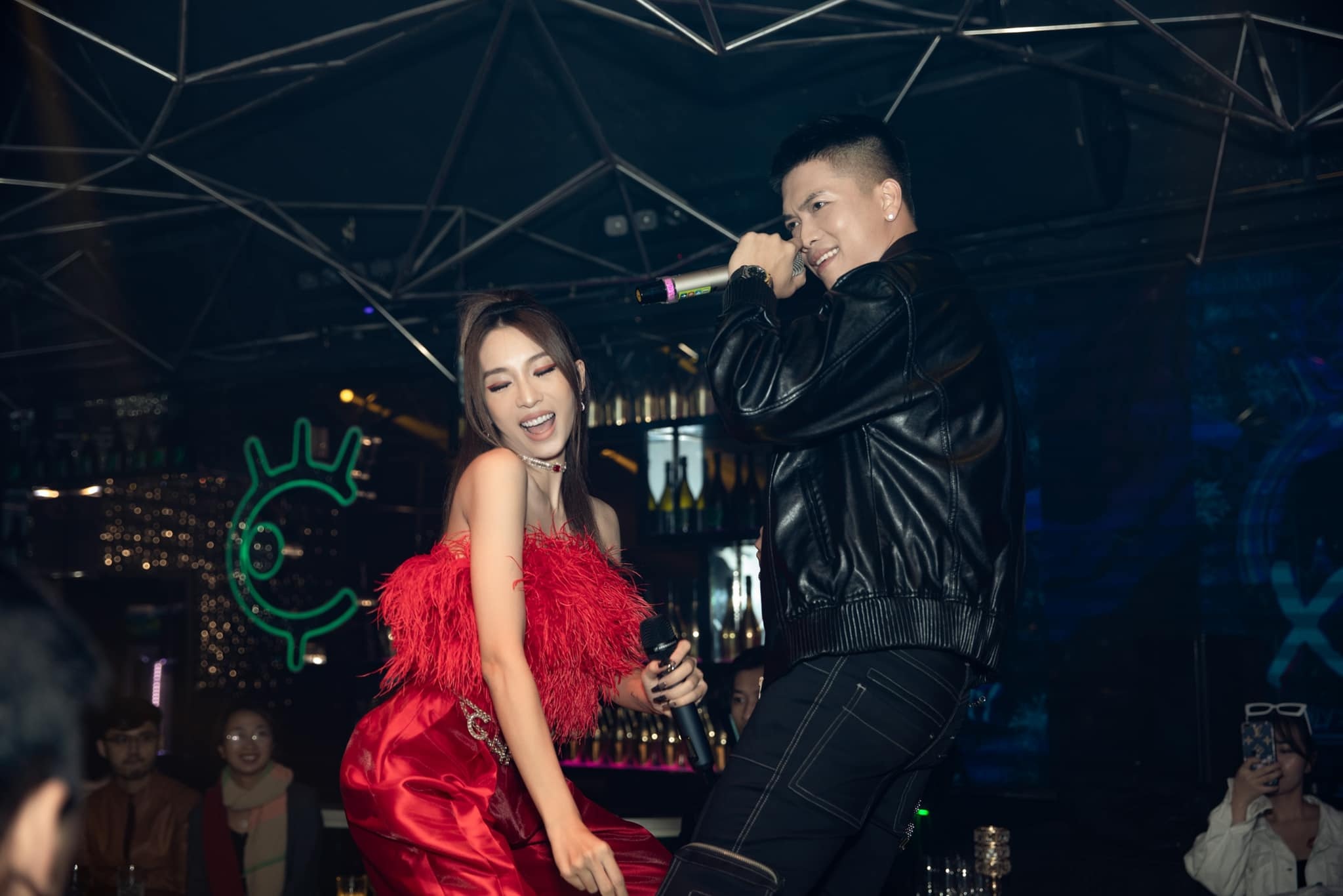 Emily - rapper BigDaddy: Chồng giỏi chăm con, hay tìm cách khen vợ - 15 Emily - rapper BigDaddy: Chồng giỏi chăm con, hay tìm cách khen vợ - 15