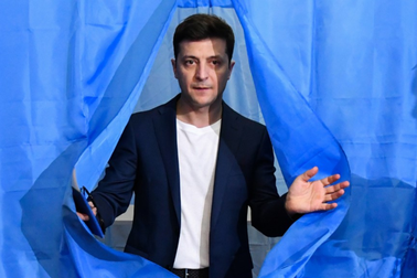 Tổng thống đắc cử Ukraine gây tranh cãi khi dẫn chương trình trên truyền hình Nga