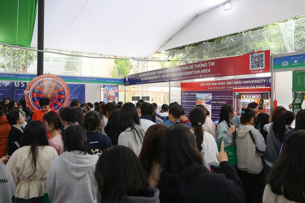 Hàng nghìn học sinh, sinh viên hội tụ Hội thảo Hợp tác Giáo dục Việt - Trung 2025 - 4