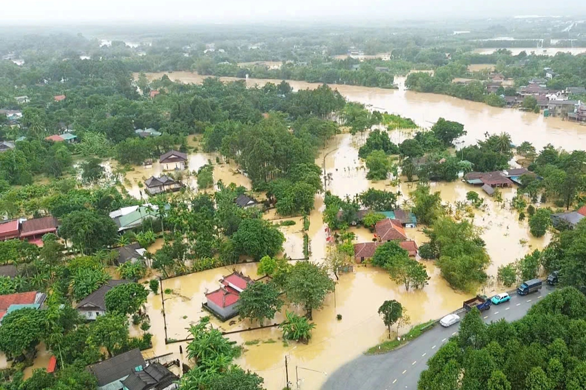 Làng cổ hơn 550 năm tuổi và những ngôi nhà bằng gỗ mít sau lũ liên tiếp - 1