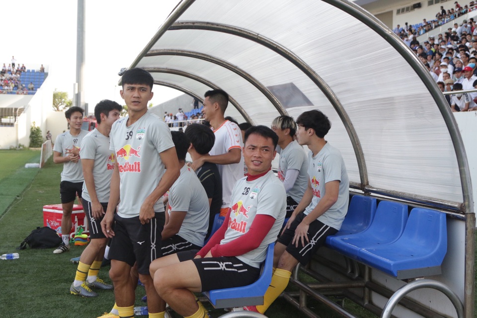 Đà Nẵng 0-2 HA Gia Lai: Bàn thắng siêu đỉnh của Văn Toàn - 17 Đà Nẵng 0-2 HA Gia Lai: Bàn thắng siêu đỉnh của Văn Toàn - 17