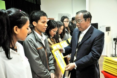 Hội Khuyến học Quảng Nam trao 279 suất học bổng