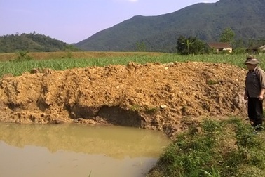 Tắm ao, 2 cháu bé đuối nước thương tâm