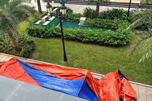 Ông lão 74 tuổi nghi rơi từ tầng cao chung cư xuống đất tử vong