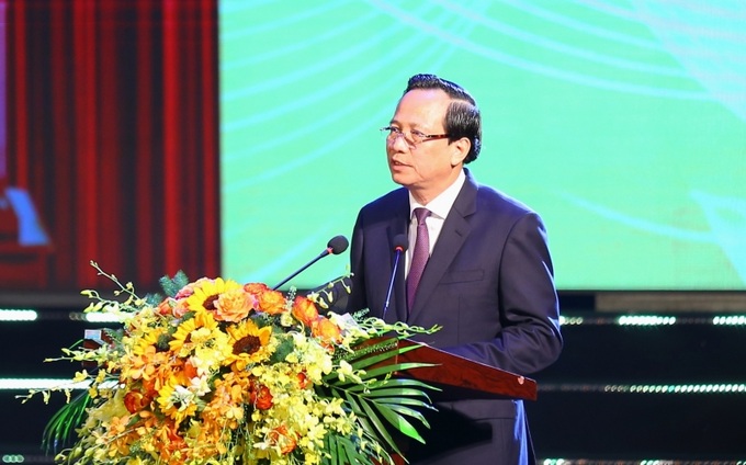 Bộ trưởng Bộ LĐ-TB&XH Đào Ngọc Dung báo cáo tuyên dương người có công tiêu biểu toàn quốc năm 2023