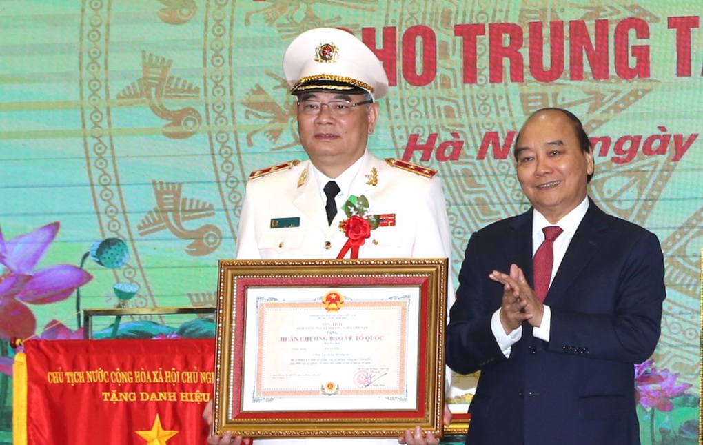 Trao danh hiệu Anh hùng lực lượng vũ trang cho một đơn vị Tình báo công an - 5 Trao danh hiệu Anh hùng lực lượng vũ trang cho một đơn vị Tình báo công an - 5