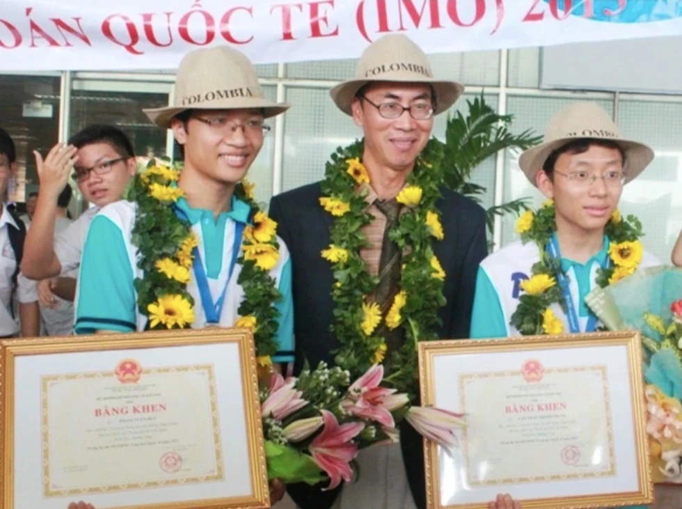 Vẻ đẹp của Toán học và hành trình tìm kiếm sự nhiệm màu - 1