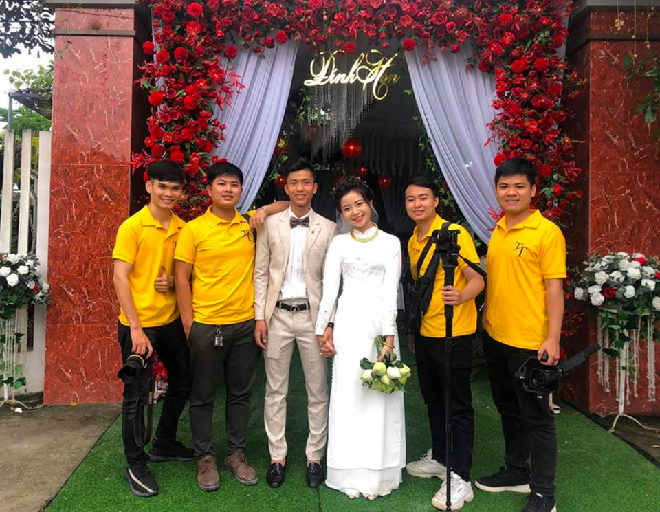 Phan Văn Đức và bạn gái hot girl làm lễ ăn hỏi - 1 Phan Văn Đức và bạn gái hot girl làm lễ ăn hỏi - 1