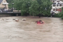 Hơn 120 người chết do "mưa lũ như sóng thần" ở châu Âu