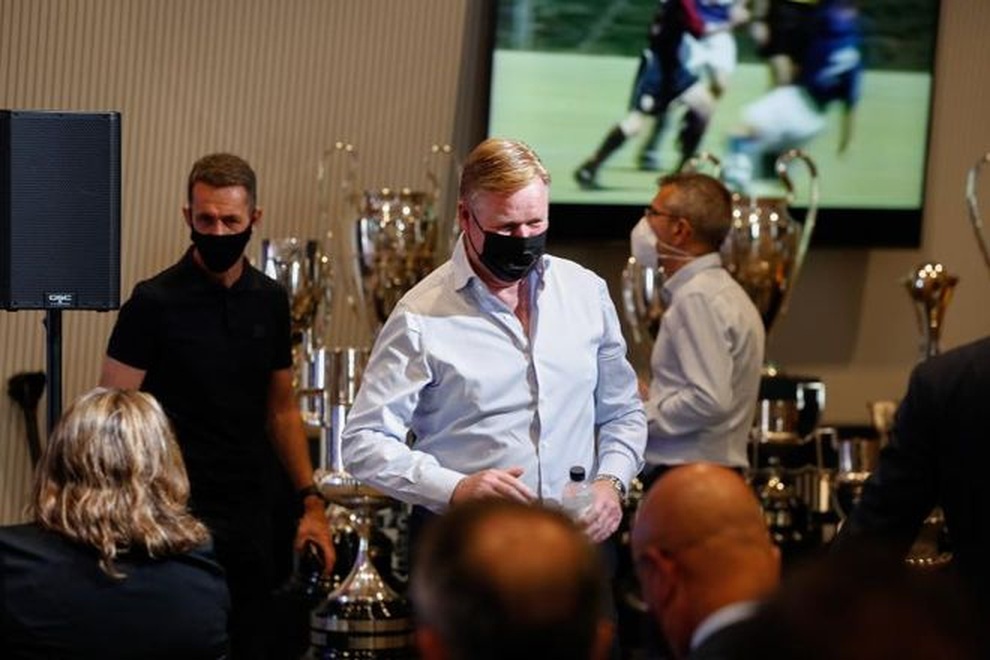 Messi khóc hết nước mắt, nghẹn ngào ngày chia tay Barcelona - 5 Messi khóc hết nước mắt, nghẹn ngào ngày chia tay Barcelona - 5