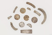 Phát hiện "heo đất" chứa kho báu của người Viking gần 1.000 năm trước