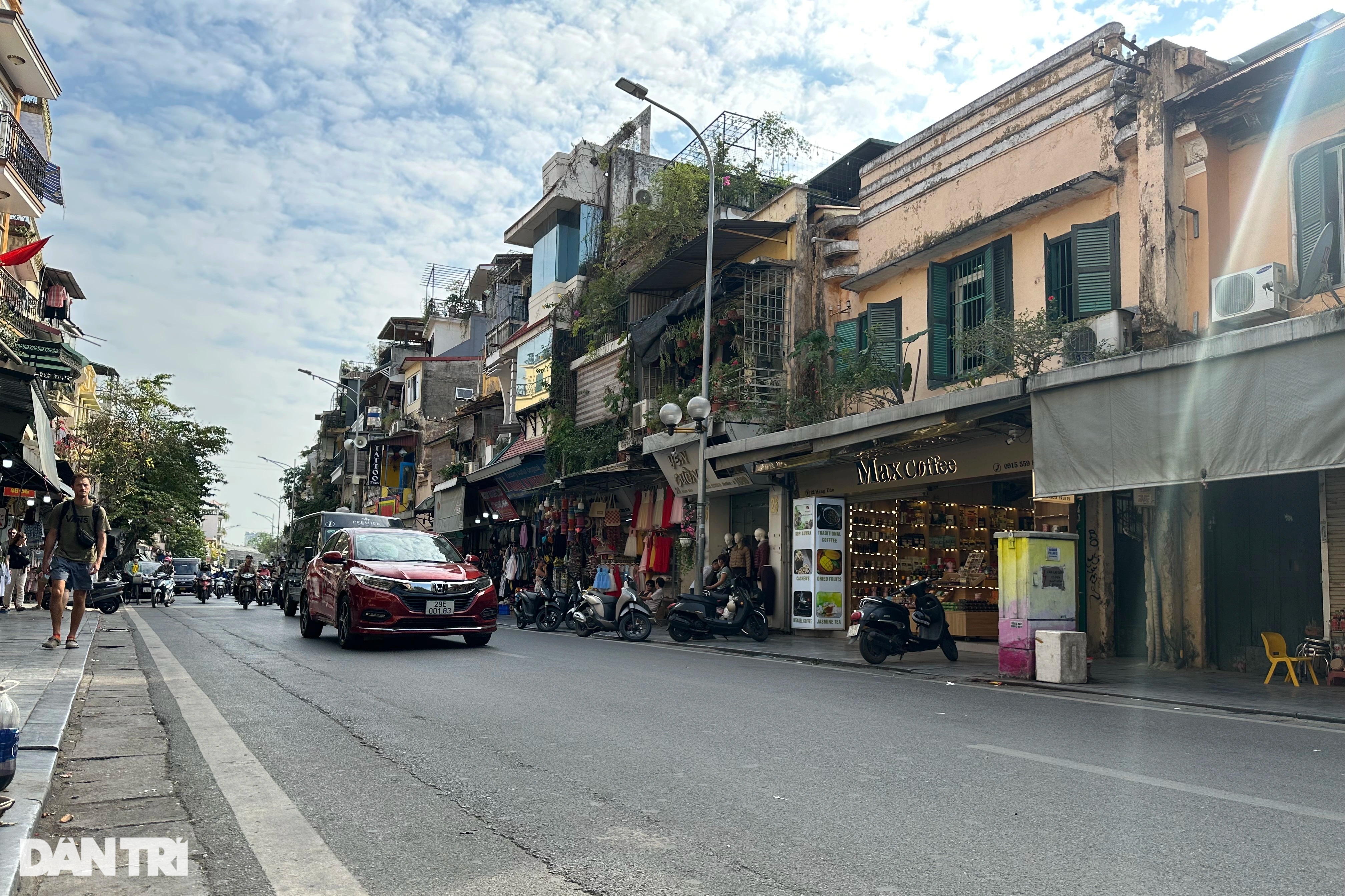 តារាងតម្លៃដីនៅទីក្រុងហាណូយ ៦៩៥លានដុង/ម២៖ តម្លៃលក់ប៉ុន្មាន? - ២ Bảng giá đất tại Hà Nội 695 triệu đồng/m2: Giá rao bán đang bao nhiêu? - 2