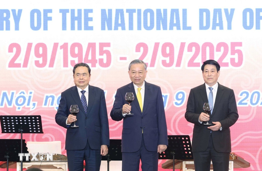 Chiêu đãi trọng thể nhân kỷ niệm 80 năm Quốc khánh 2/9 - 1 Chiêu đãi trọng thể nhân kỷ niệm 80 năm Quốc khánh 2/9 - 1