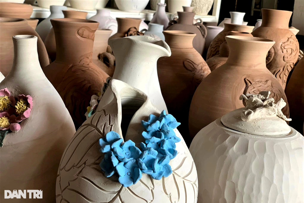 Mải miết vọc đất, 9X khoác áo mới cho gốm Thanh Hà - 4