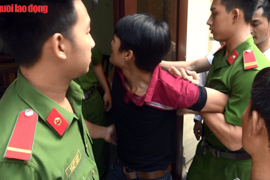 Đại náo pháp đình, ngồi tù như chơi!