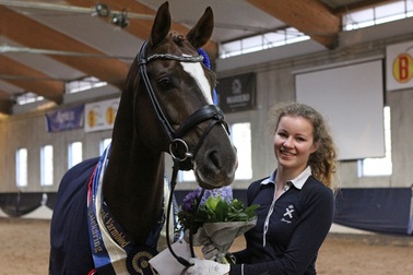 Con nhà "trâm anh thế phiệt" nhưng nữ đại gia trẻ tuổi… tiết kiệm từng đồng