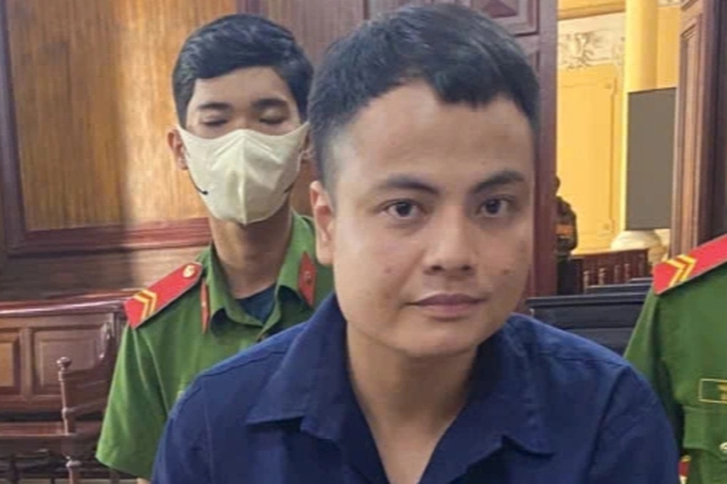 Nam thanh niên ở TPHCM lừa bán siêu xe G63, chiếm đoạt tiền tỷ - 1 Nam thanh niên ở TPHCM lừa bán siêu xe G63, chiếm đoạt tiền tỷ - 1