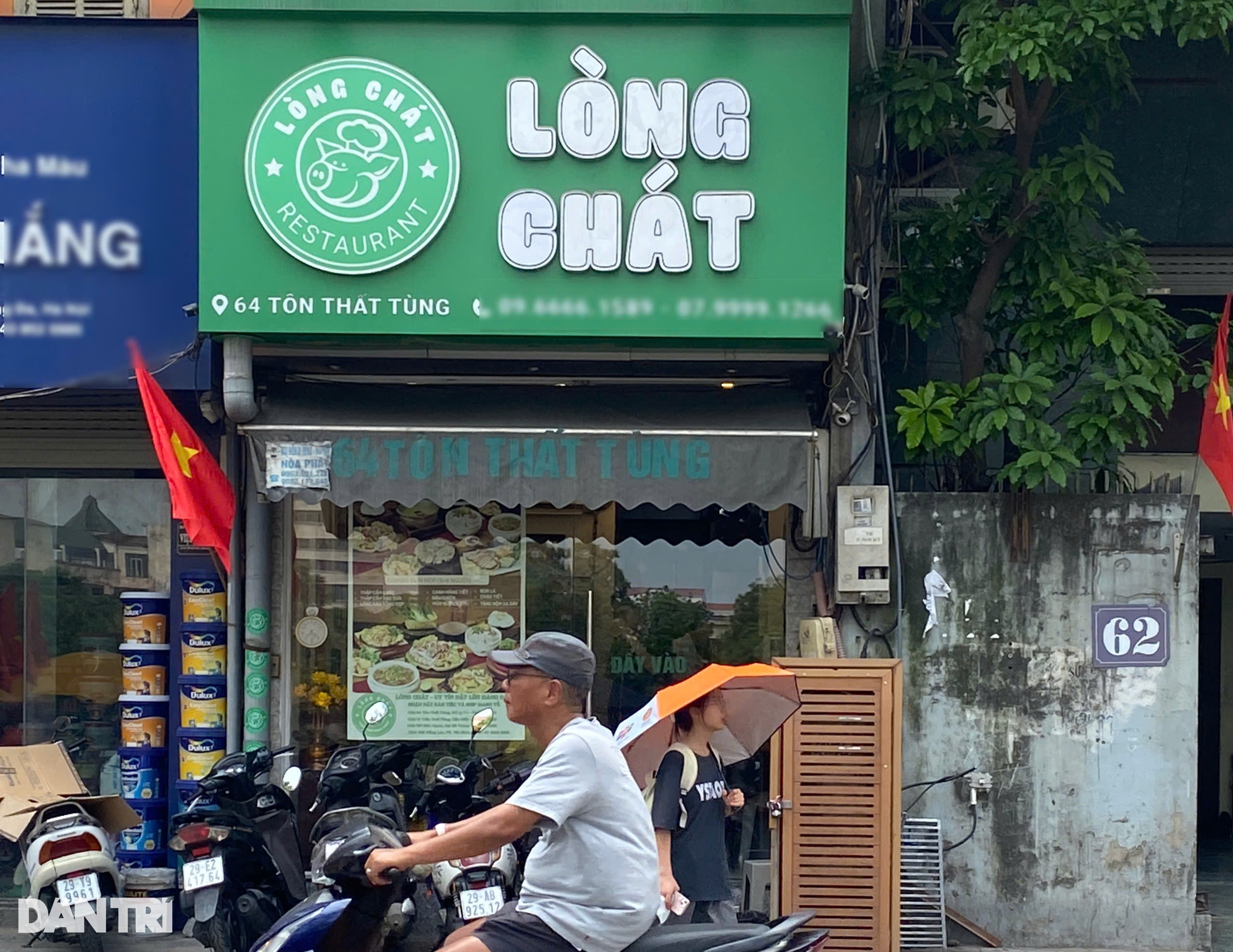 Quán Lòng Chát ở Hà Nội vắng khách, nhân viên nói hết lòng xe điếu - 1 Quán Lòng Chát ở Hà Nội vắng khách, nhân viên nói hết lòng xe điếu - 1