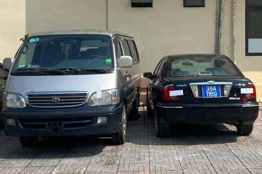 Vụ 2 ô tô cùng biển xanh 38A-1169: Tạm giữ 2 phương tiện