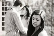 "Diễn kịch" với người thứ 3 để chia tay: Phun xăng vào lửa!